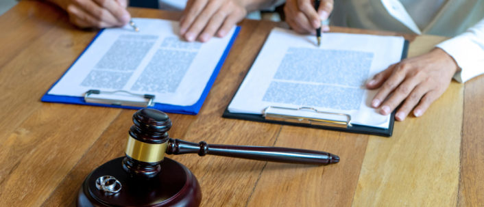 Einvernehmliche Scheidung: Ablauf, Kosten – ohne Anwalt?